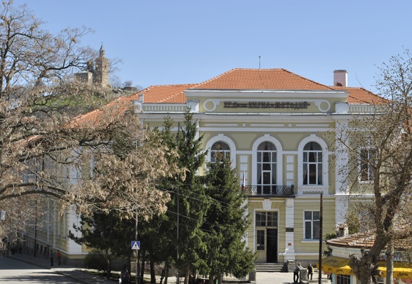 Медицински Университет Варна От есента МУ - Варна започва обучение на ...